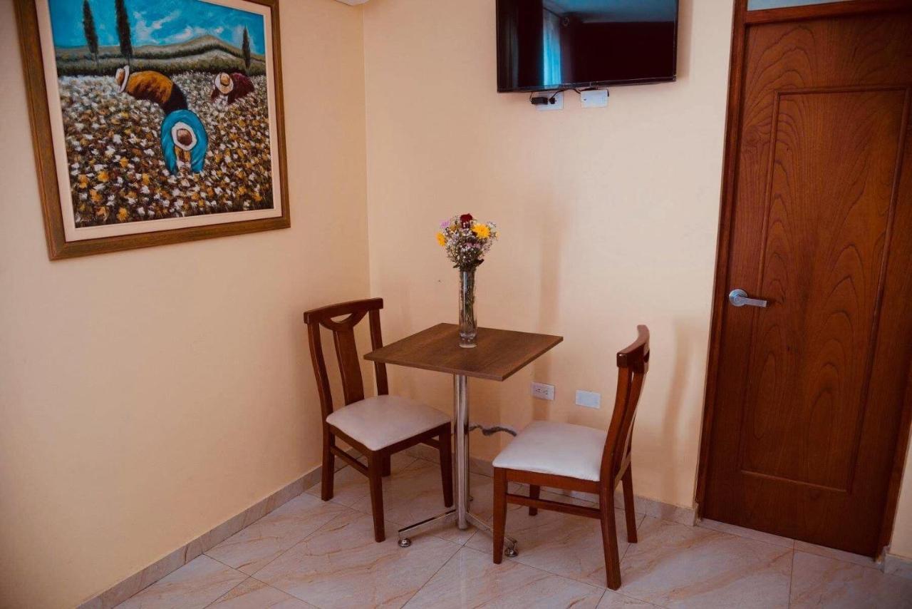 Hotel Central Trujillo Luaran gambar